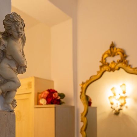 La Maga Mare & Parking Виареджо Экстерьер фото